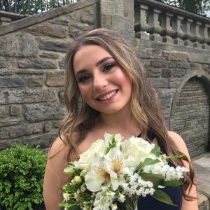 Meet your Posher, Alexis